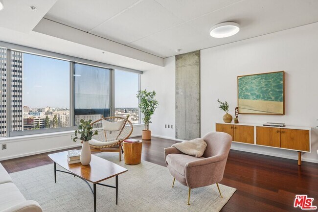Foto del edificio - 1155 S Grand Ave