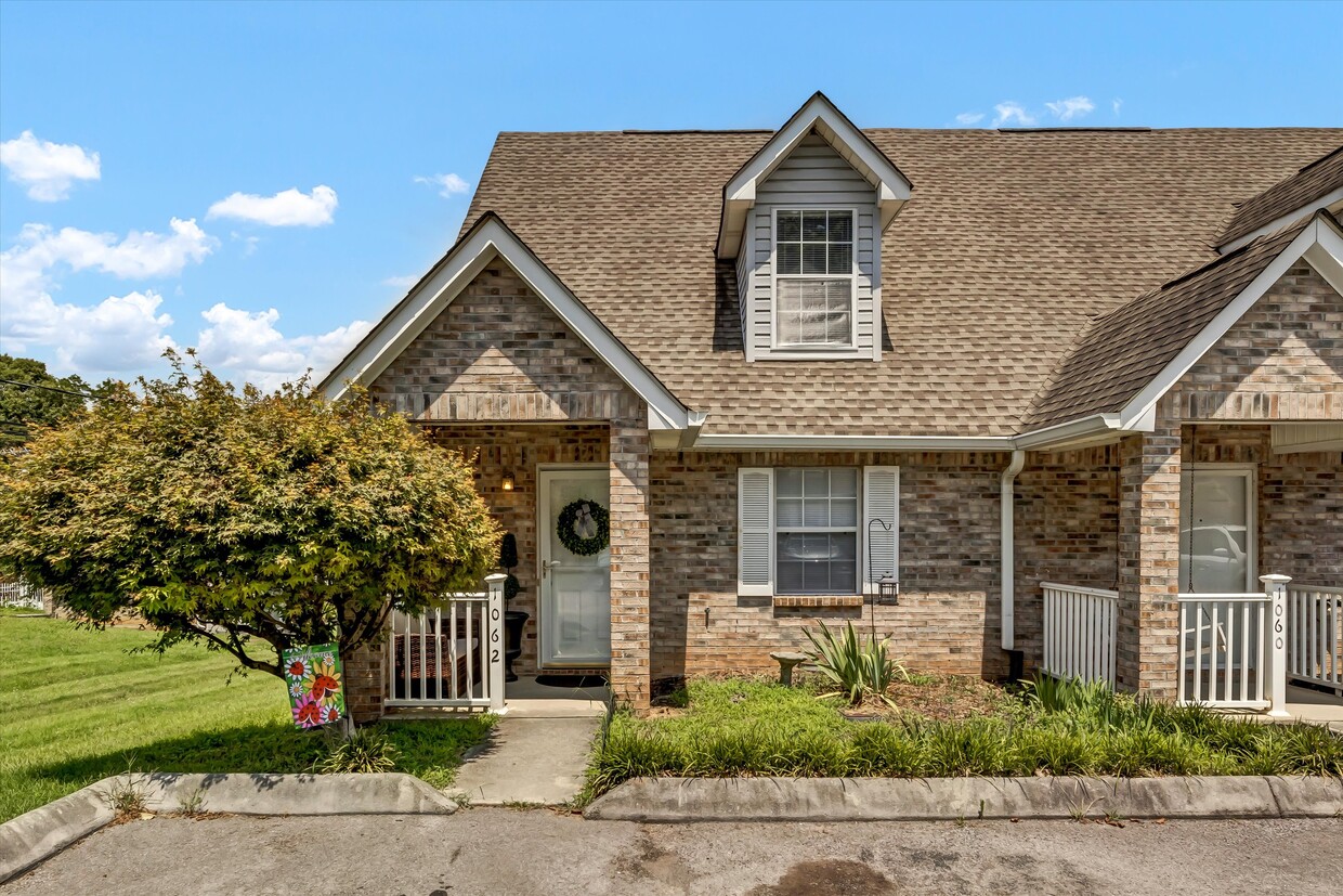 Photo - 1062 Blinken St (Knoxville, TN)