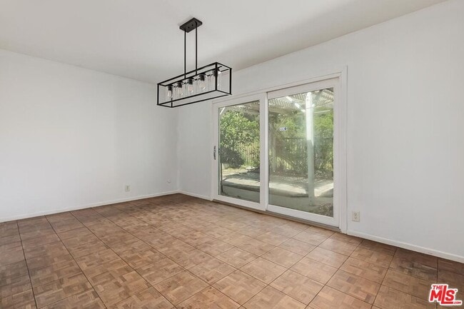 Building Photo - 2108 El Arbolita Dr