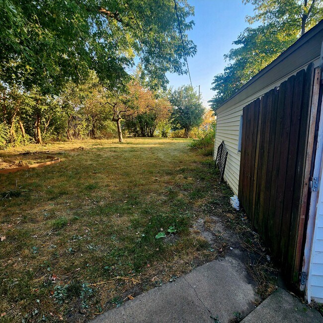 Foto del edificio - 523 37th St NE