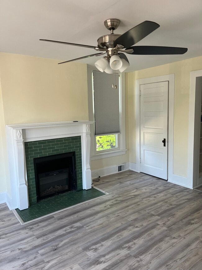 Sala de estar - 150 N Fremont Ave