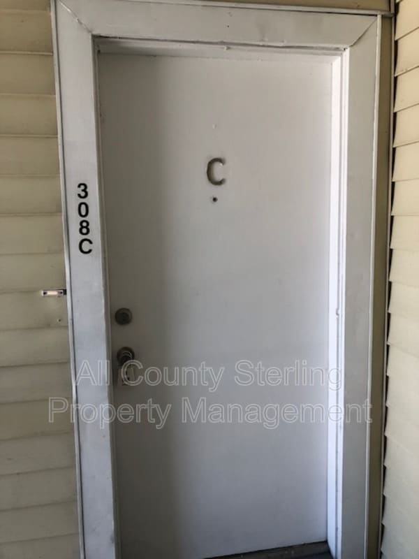 Building Photo - 308 Cherokee Ct