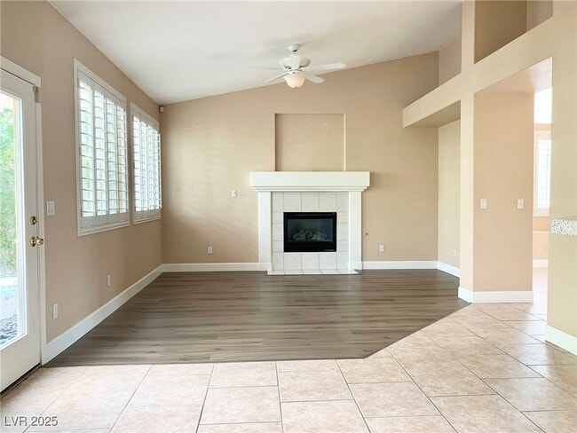 Foto del edificio - 1917 Sierra Oaks Ln