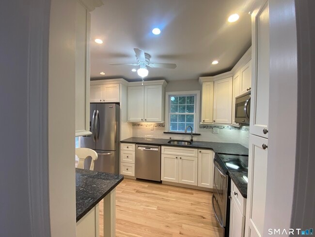 Foto del edificio - 65 Cherry Ln