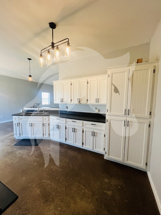 Building Photo - "Cozy 1-Bedroom Retreat in Woodward, OK - Your Peaceful Getaway Awaits!"