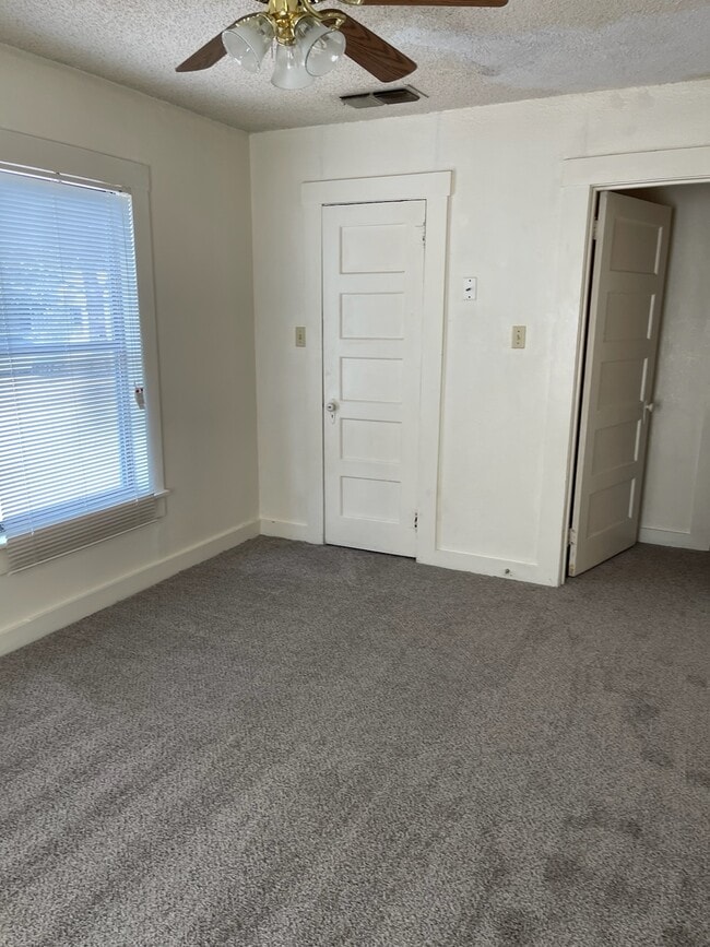 Bedroom - 1602 Palm St