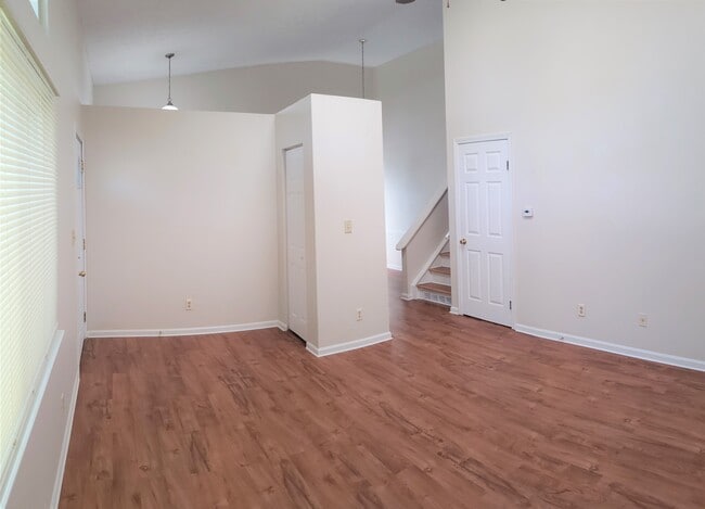 Building Photo - 1448 Maria Ave