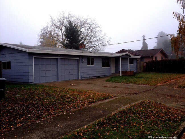 Building Photo - Spectacular 3 Bedrooms, 1 Bathroom House N...