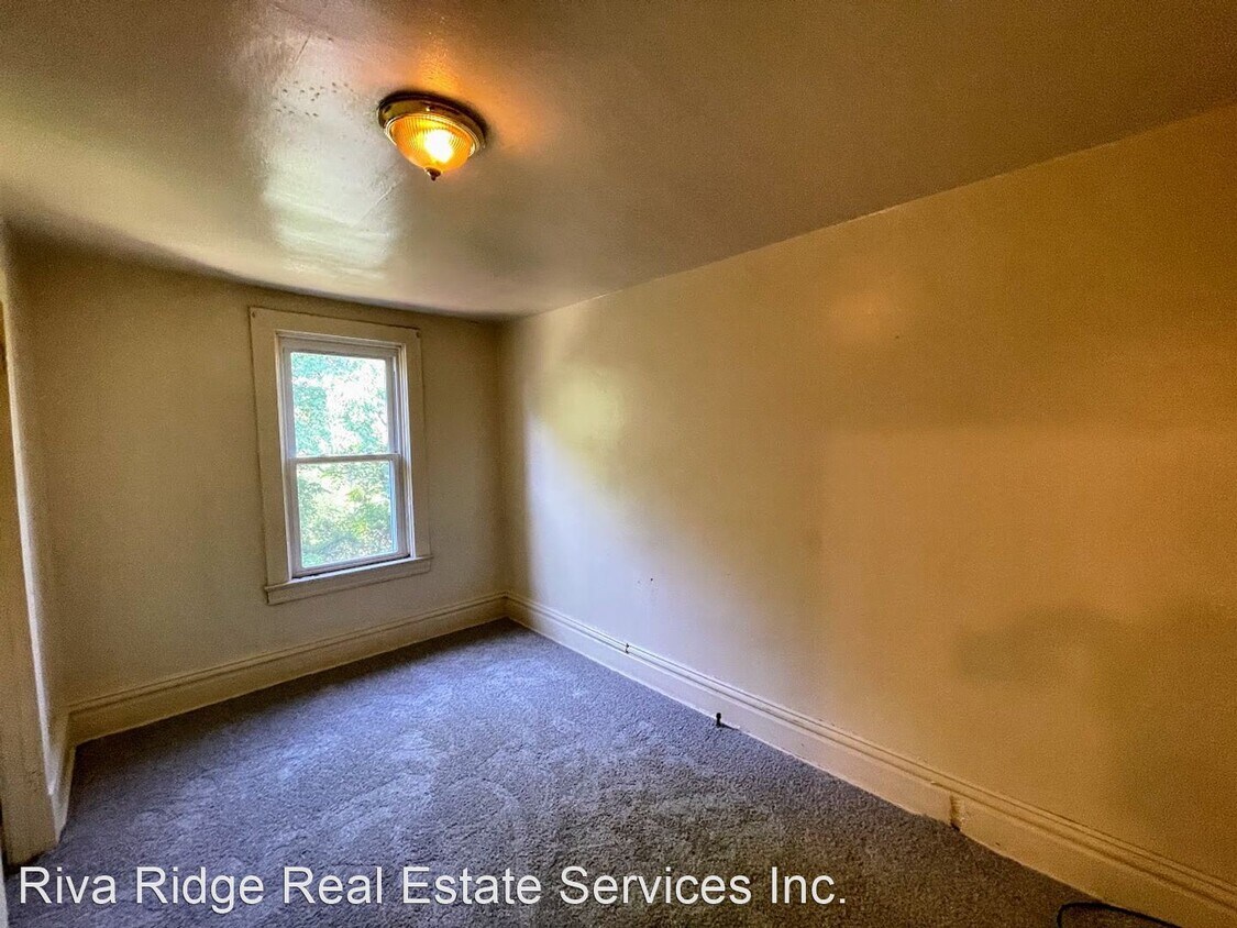 2 br, 1 bath House 7321 Woodlawn Avenue House Rental in Swissvale