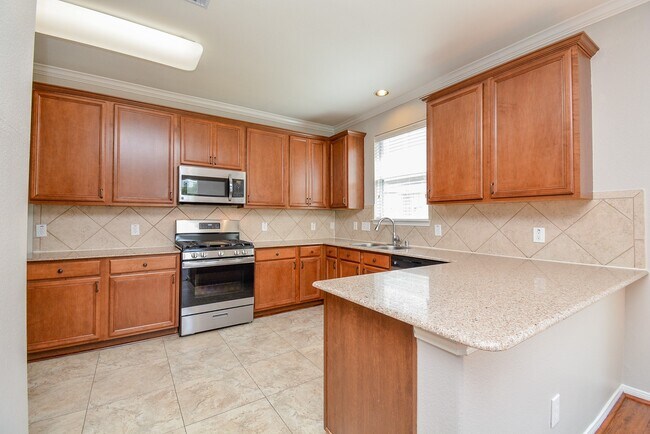 Foto del edificio - 16021 Summerville Lake Dr