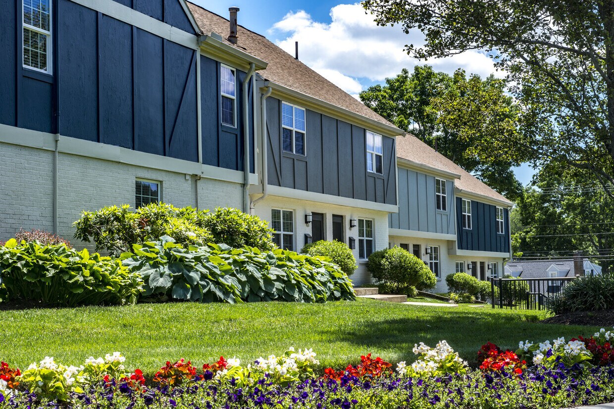 Halstead Beverly Townhomes 201 Broughton Dr Beverly, MA Apartments