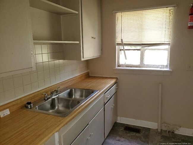 Building Photo - 1404 Briarcliff Dr