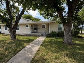 Building Photo - 5101 Guadalupe St