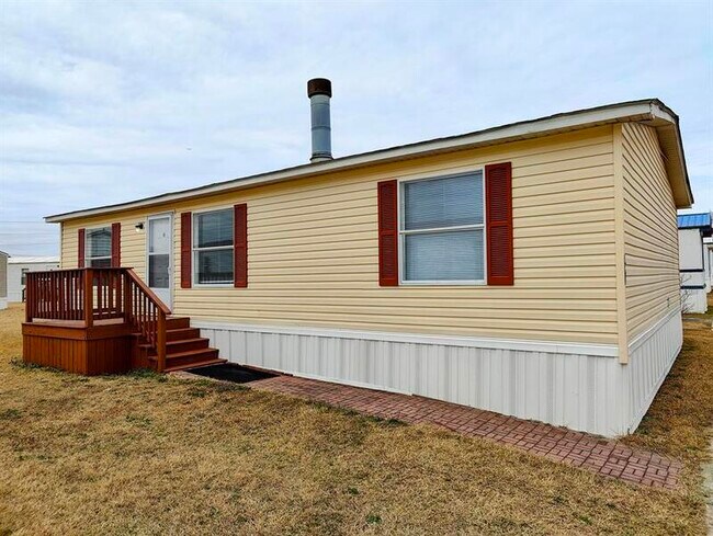 Building Photo - 220 Sunshine Dr