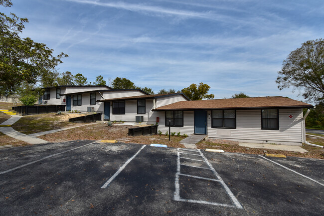 Building Photo - The Sands on Clearlake