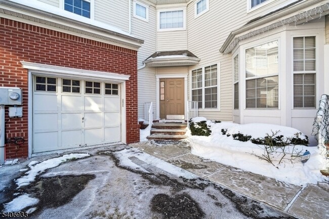 Foto del edificio - 163 Gladstone Dr