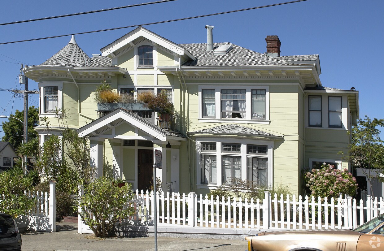 Primary Photo - 353 Newton Ave