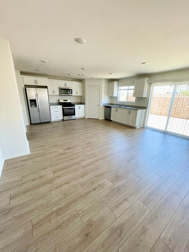 Building Photo - 14063 Starlene St