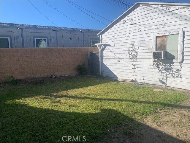 Building Photo - 2646 Tyler Ave