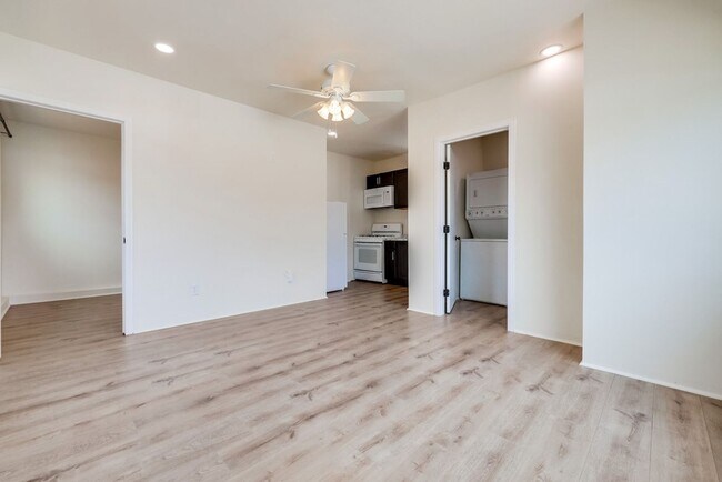 Building Photo - 843-843B Valley Village