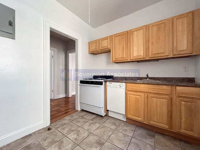 Building Photo - 610 W 163rd St