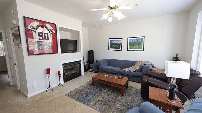 Foto del edificio - 2BR/2.5BA Clayton Townhouse