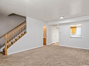 Building Photo - 32 S 900 E