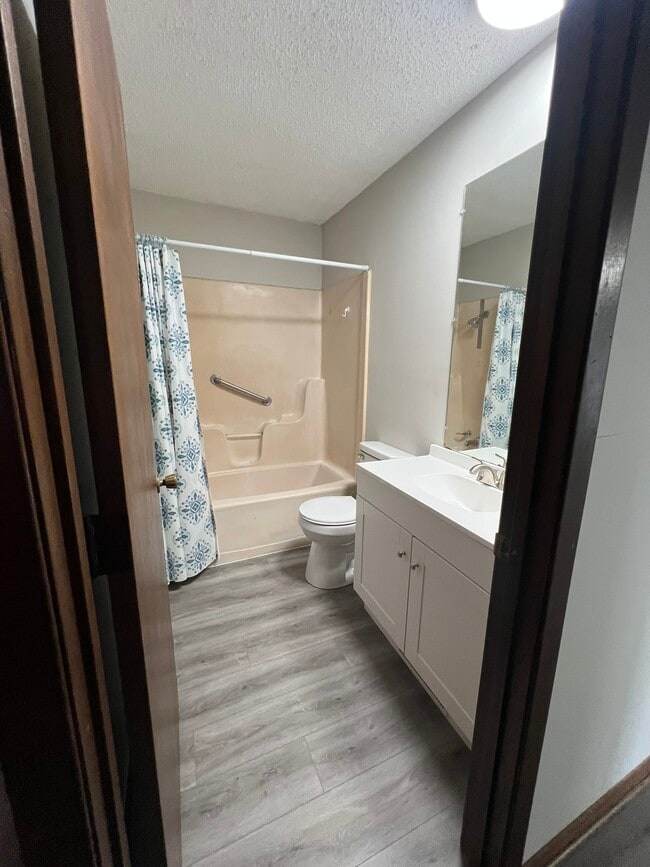 Building Photo - 103 N 3rd St