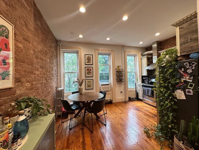 Foto del edificio - 85 1/2 Summit Street Unit 3