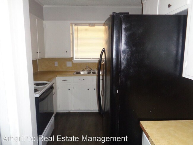 Foto del edificio - 3 br, 2 bath House - 5374 Burbank Dr.