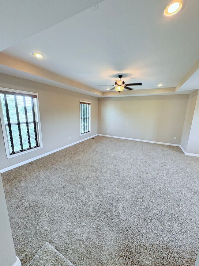 Building Photo - Charming 4 beds 2 bath in Lewis Center!