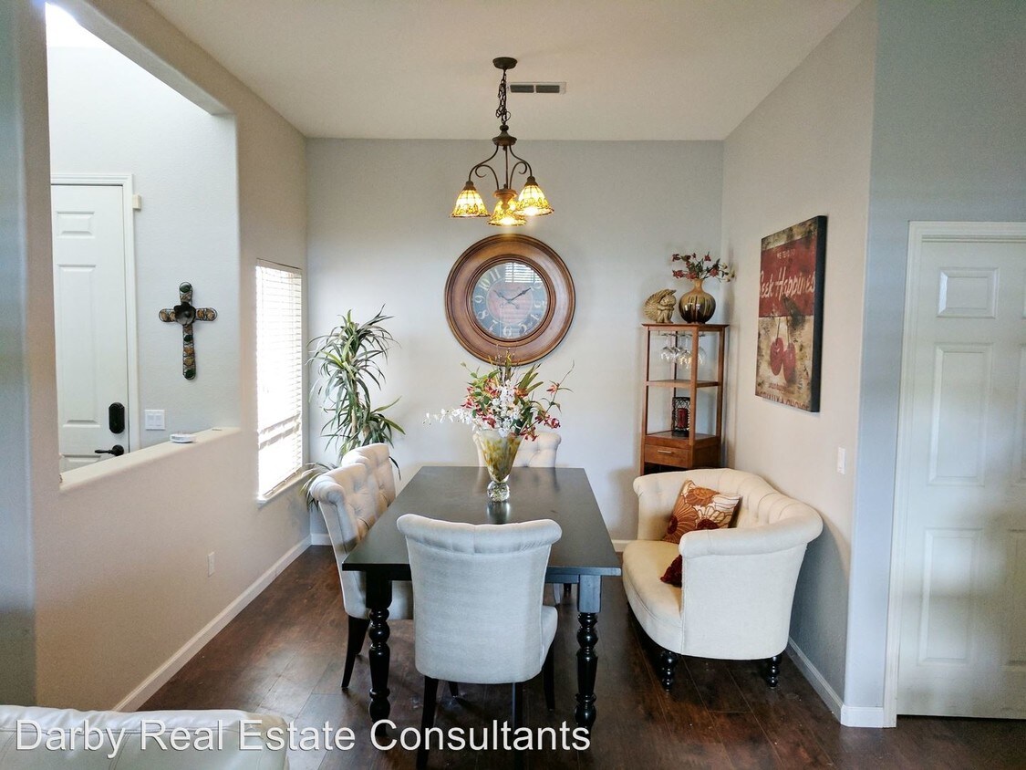 Foto del edificio - 567 Birchwood Rd