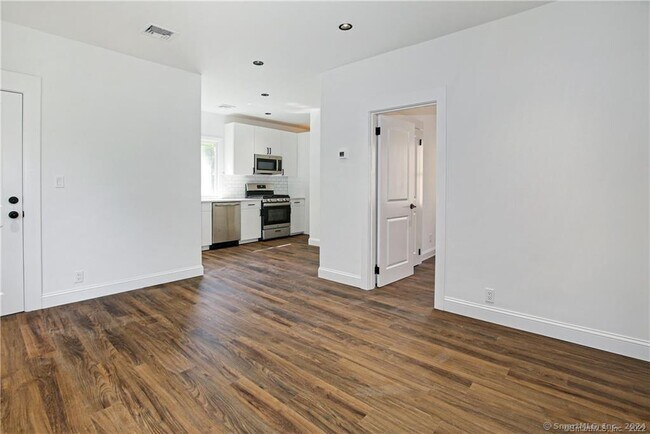 Building Photo - 51 Osborn Ave