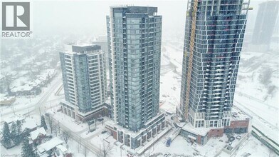 Building Photo - 15 Wellington St S