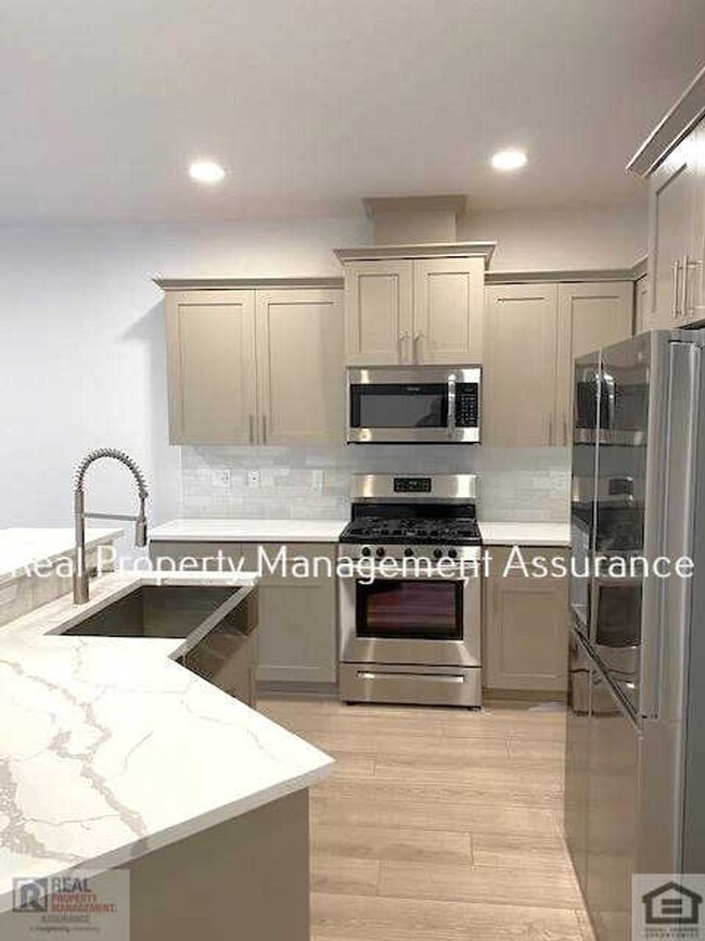 Foto del edificio - Charming 3BR/2.5BA In Laurel Woods Communi...