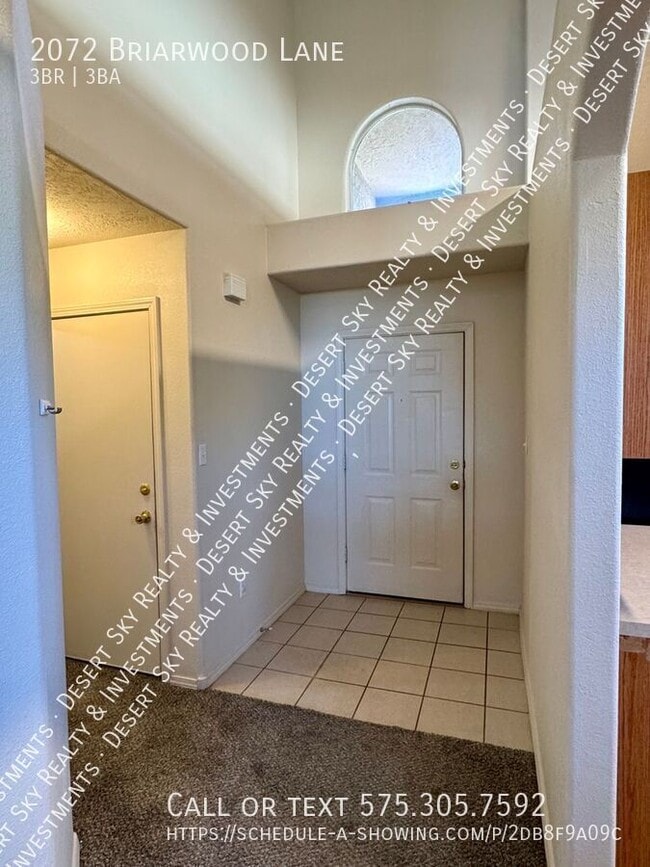 Foto del edificio - 2072 Briarwood Ln