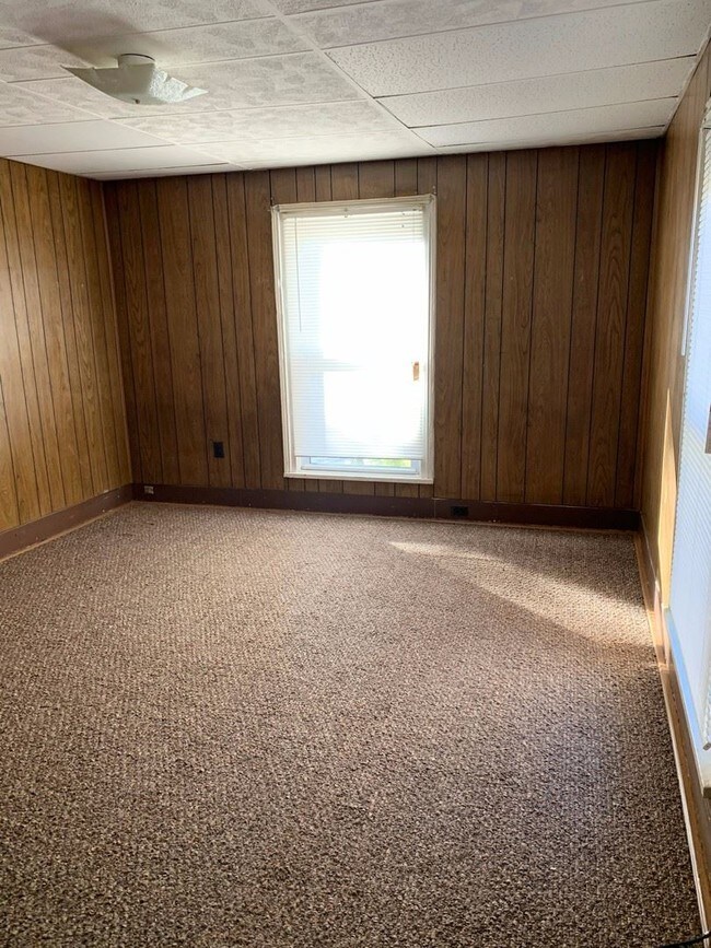Building Photo - 3 br, 1 bath House - 3217 Hill St