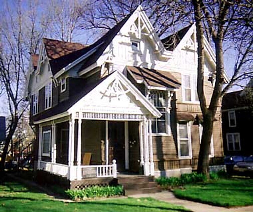 Foto principal - 1030 Jenifer St