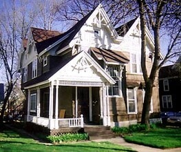 Building Photo - 1030 Jenifer St
