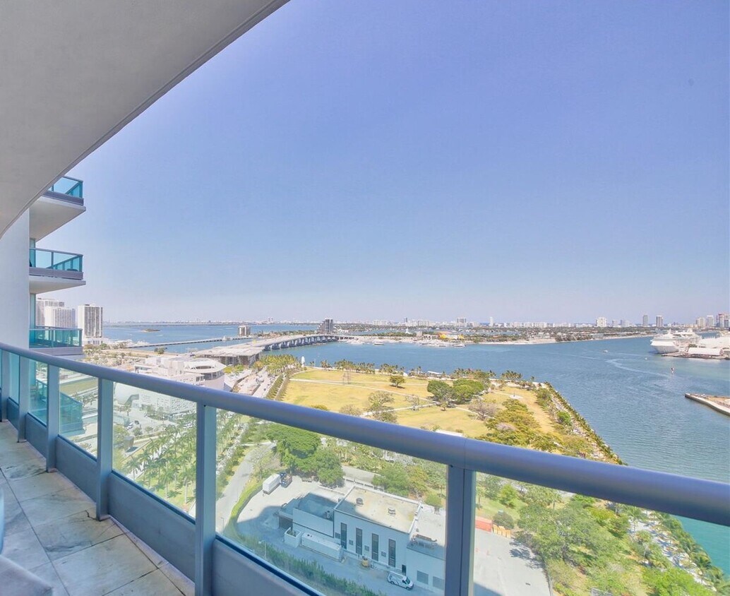 Foto principal - 900 Biscayne Blvd