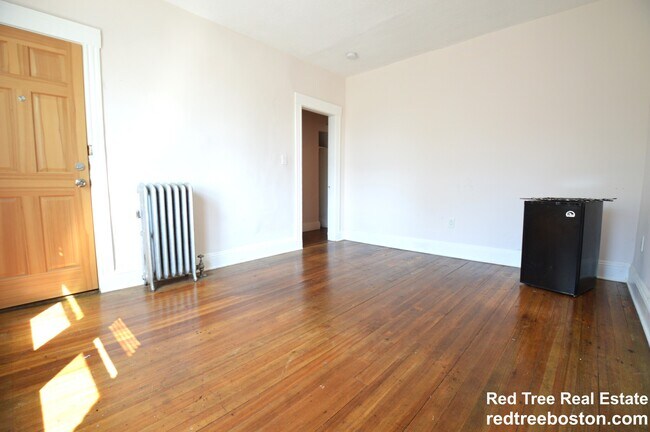 Building Photo - 153 Intervale St