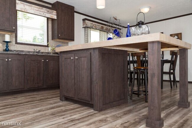 Building Photo - 1033 Pebble Creek Dr