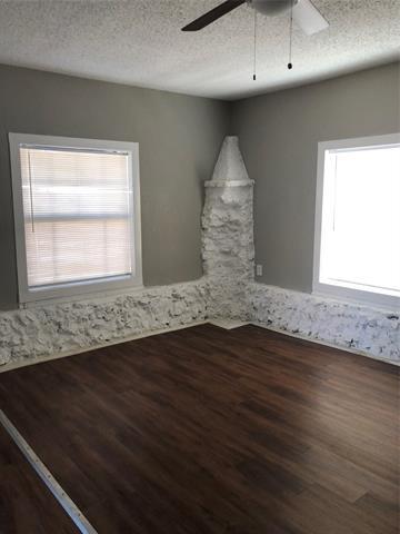 Building Photo - 2923 Azle Ave
