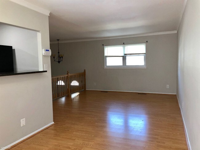 Building Photo - 3 br, 1.5 bath House - 9819 Southall Rd