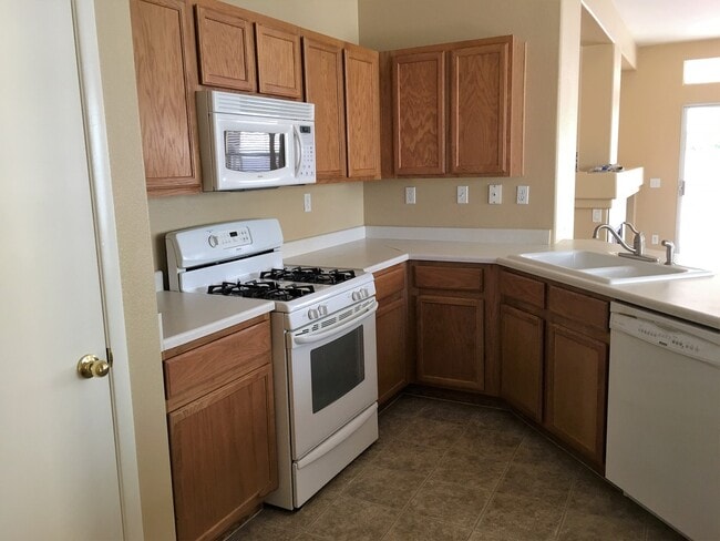 Foto del edificio - NW Single Story 3 Bedroom