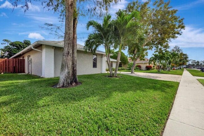 Building Photo - 13575 Columbine Ave