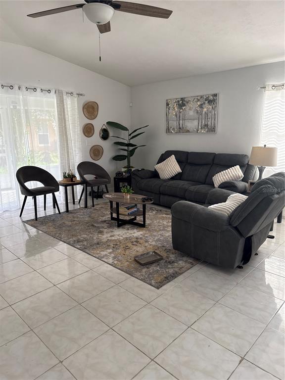 Foto del edificio - 1458 Bay Grove Dr