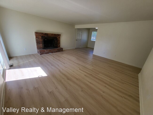 Building Photo - 3 br, 2 bath House - 413 Catalpa Way