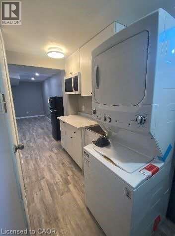 Photo du bâtiment - 155 Sunpoint Crescent