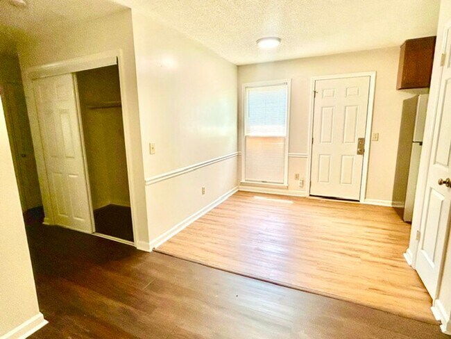 Foto del edificio - 4425 Torrance Dr NW